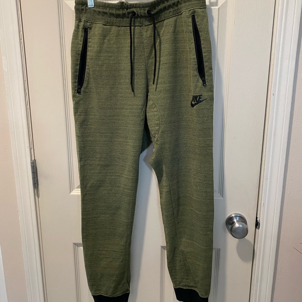 Men’s Nike Joggers size medium